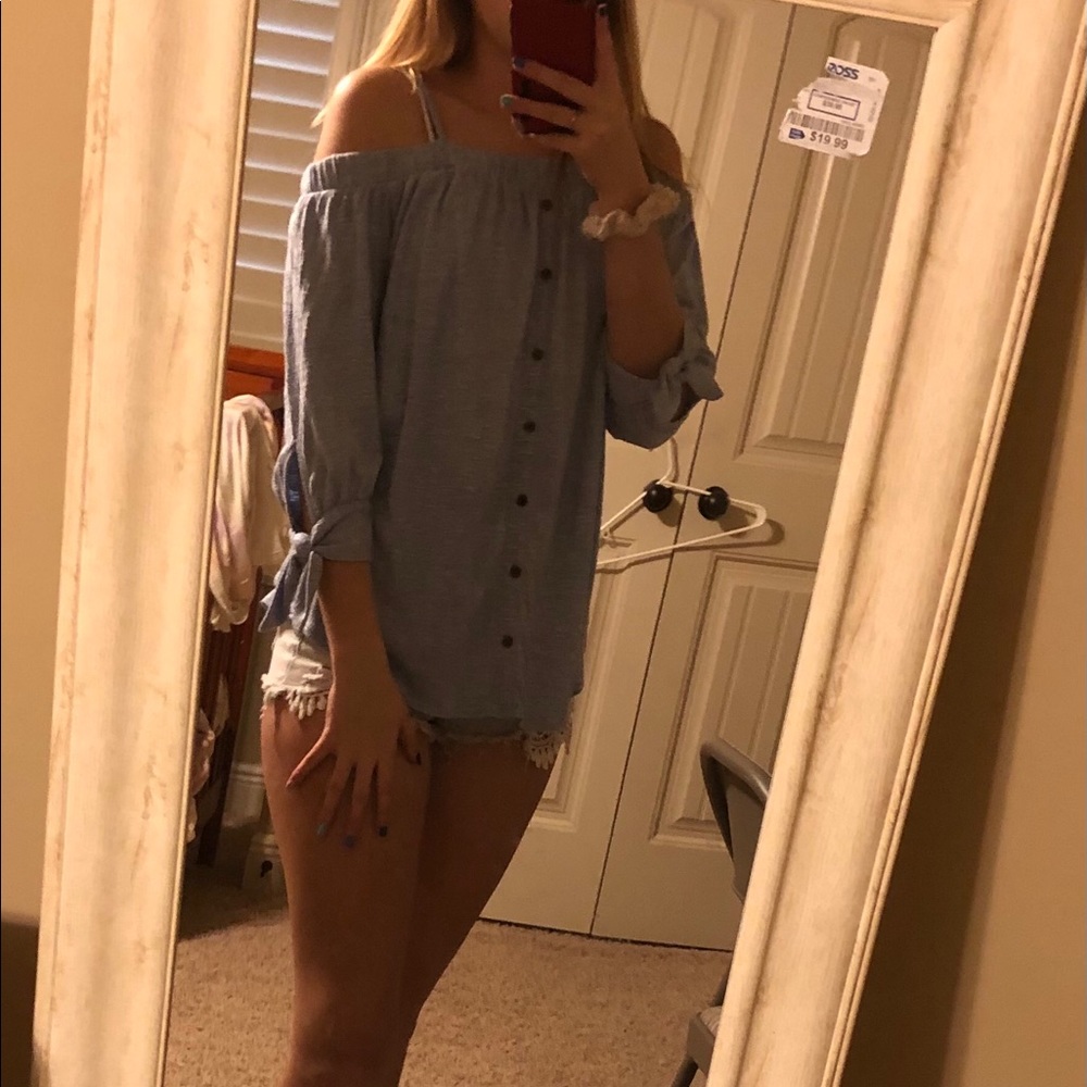 Sky blue off the shoulder top💙💙